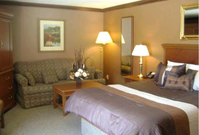 Talbot Trail Inn & Suites Leamington Luaran gambar