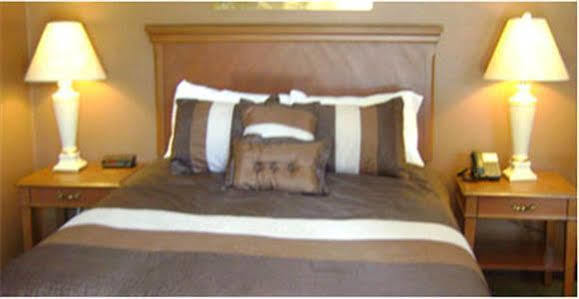 Talbot Trail Inn & Suites Leamington Luaran gambar