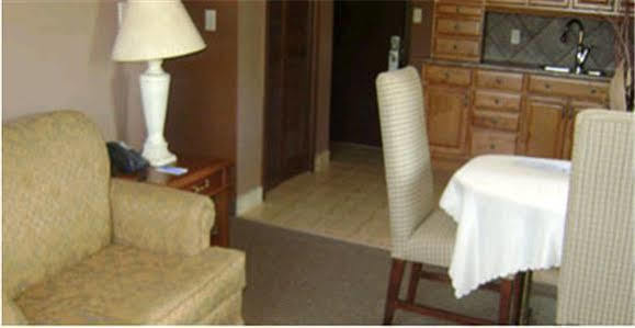 Talbot Trail Inn & Suites Leamington Luaran gambar